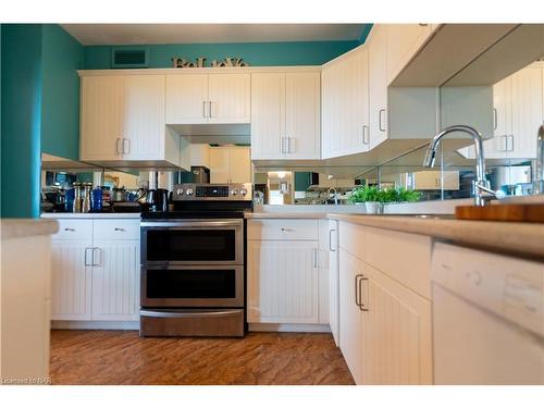 904-15 Towering Heights Boulevard, St. Catharines, ON - Indoor Photo Showing Kitchen