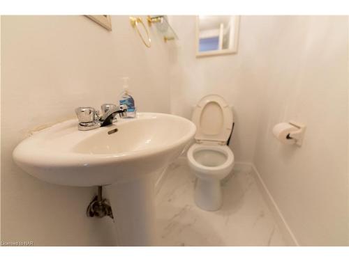 904-15 Towering Heights Boulevard, St. Catharines, ON - Indoor Photo Showing Bathroom