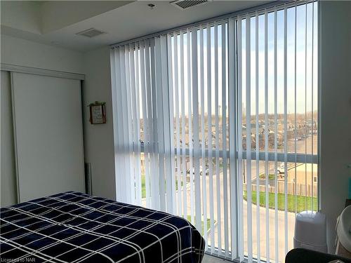 402-7711 Green Vista Gate, Niagara Falls, ON - Indoor Photo Showing Bedroom