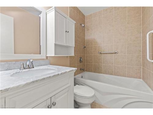 25-151 Parnell Road, St. Catharines, ON - Indoor Photo Showing Bathroom