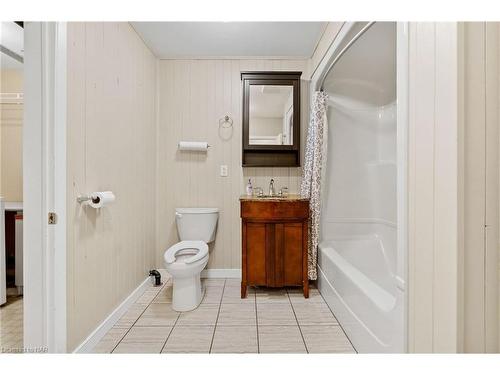 475 Butler Street, Niagara-On-The-Lake, ON - Indoor Photo Showing Bathroom
