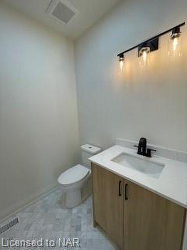 57 Windsor Avenue, Fort Erie, ON - Indoor Photo Showing Bathroom