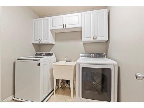 79 Sumner Crescent, Grimsby, ON - Indoor Photo Showing Laundry Room