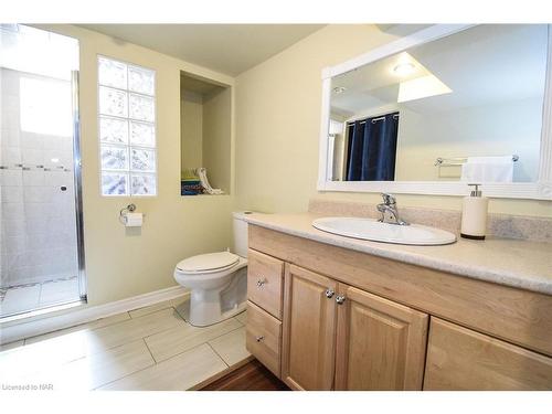 11 Montgomery Avenue, St. Catharines, ON - Indoor Photo Showing Bathroom