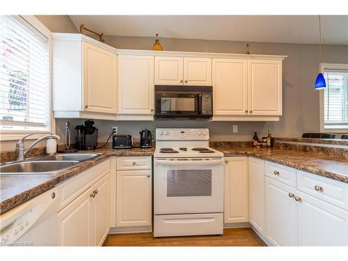 5397 Elm Street, Niagara Falls, ON - Indoor Photo Showing Kitchen With Double Sink