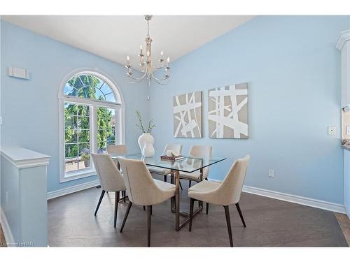 7834 Charnwood Avenue, Niagara Falls, ON - Indoor Photo Showing Dining Room