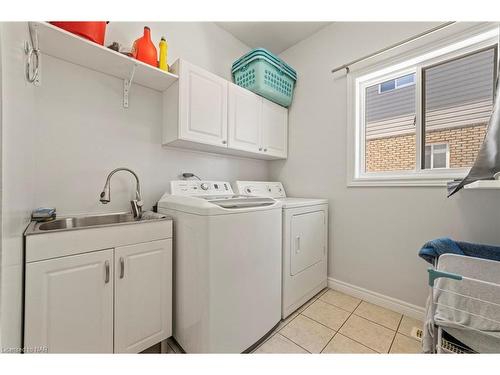 17 Las Road Road, Smithville, ON - Indoor Photo Showing Laundry Room