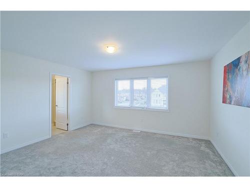 7792 Tupelo Crescent, Niagara Falls, ON - Indoor Photo Showing Other Room