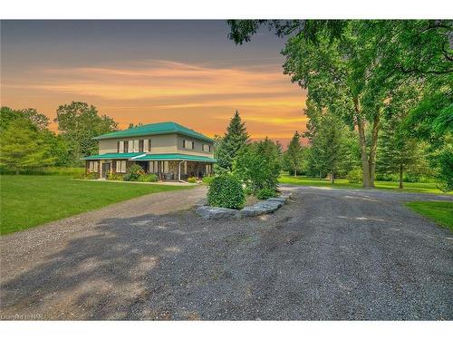 9695 Grassy Brook Road, Niagara Falls, ON - Outdoor With Deck Patio Veranda