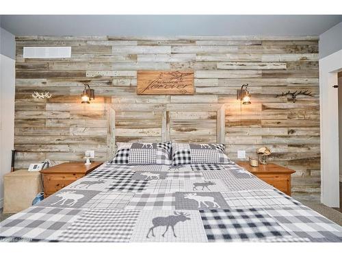 9695 Grassy Brook Road, Niagara Falls, ON - Indoor Photo Showing Bedroom
