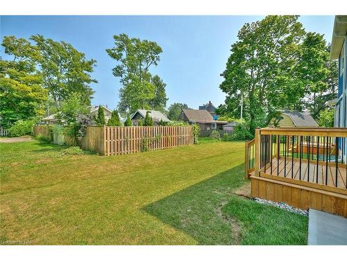 18 Queens Circle, Crystal Beach, ON - Outdoor With Backyard