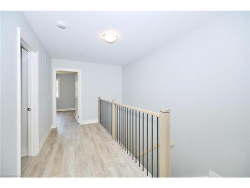 22 Queens Circle, Crystal Beach, ON - Indoor Photo Showing Other Room