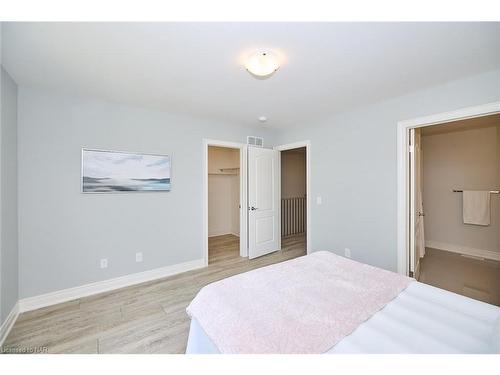 22 Queens Circle, Crystal Beach, ON - Indoor Photo Showing Bedroom