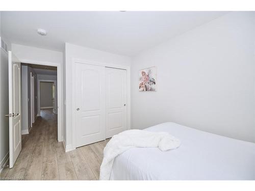 22 Queens Circle, Crystal Beach, ON - Indoor Photo Showing Bedroom