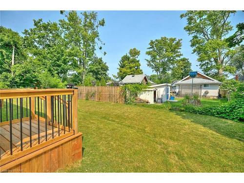 22 Queens Circle, Crystal Beach, ON - Outdoor With Backyard
