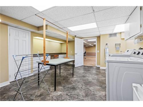 3061 Chipman Crescent, Niagara Falls, ON - Indoor Photo Showing Laundry Room