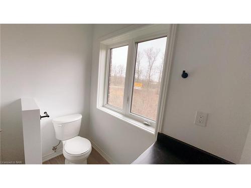 7440 Baycrest Common, Niagara Falls, ON - Indoor Photo Showing Bathroom