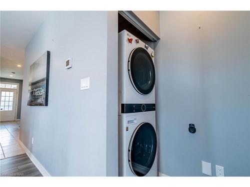 14 Ellis Avenue, St. Catharines, ON - Indoor Photo Showing Laundry Room