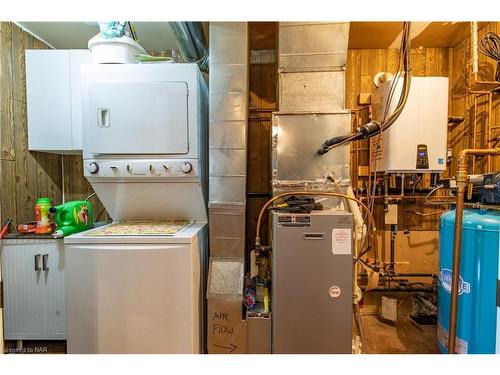 10576 Woodland Dr Drive, Port Colborne, ON - Indoor Photo Showing Laundry Room