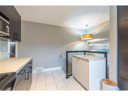 35 Kinsey Street, St. Catharines, ON - Indoor Photo Showing Kitchen