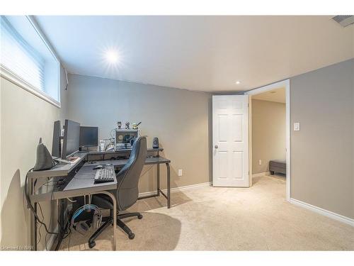 35 Kinsey Street, St. Catharines, ON - Indoor Photo Showing Office