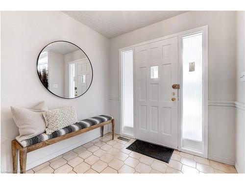 13 Renforth Square, St. Catharines, ON - Indoor Photo Showing Other Room