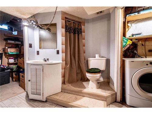 4207 Briarwood Avenue, Niagara Falls, ON - Indoor Photo Showing Laundry Room