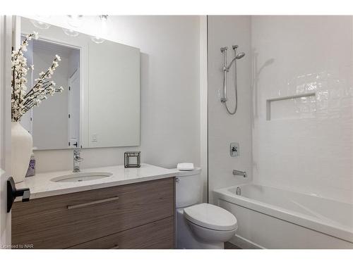 580 Mississauga Avenue, Fort Erie, ON - Indoor Photo Showing Bathroom