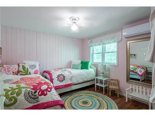753 Lakeshore Road, Port Colborne, ON - Indoor Photo Showing Bedroom