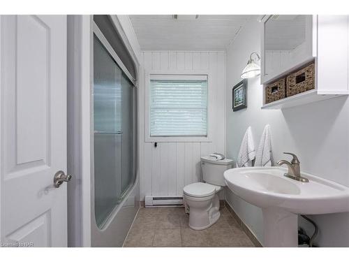 753 Lakeshore Road, Port Colborne, ON - Indoor Photo Showing Bathroom