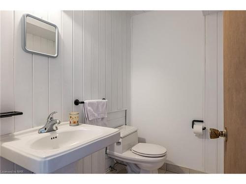 753 Lakeshore Road, Port Colborne, ON - Indoor Photo Showing Bathroom