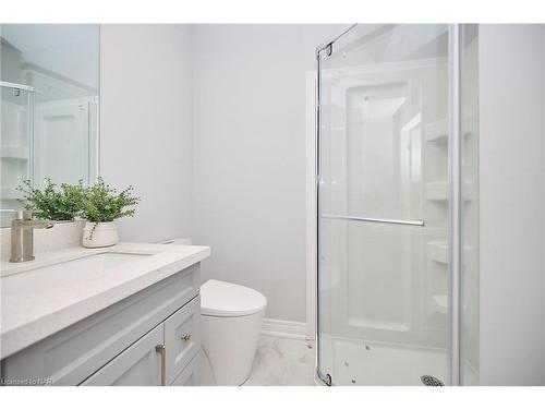 5746 Murray Street, Niagara Falls, ON - Indoor Photo Showing Bathroom