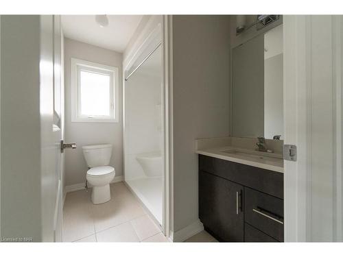 17-4552 Portage Road, Niagara Falls, ON - Indoor Photo Showing Bathroom
