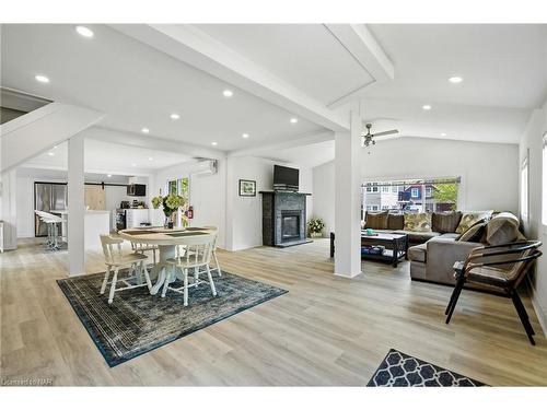 377 Cambridge Road W, Crystal Beach, ON - Indoor Photo Showing Living Room