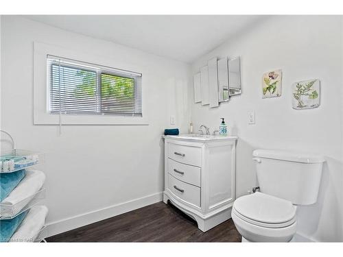 377 Cambridge Road W, Crystal Beach, ON - Indoor Photo Showing Bathroom