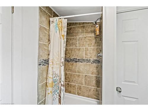 377 Cambridge Road W, Crystal Beach, ON - Indoor Photo Showing Bathroom
