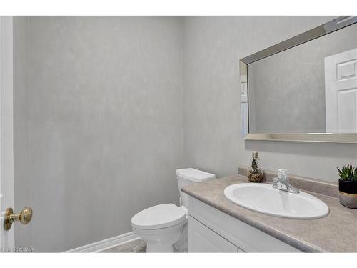 6301 Forest Ridge Drive, Niagara Falls, ON - Indoor Photo Showing Bathroom