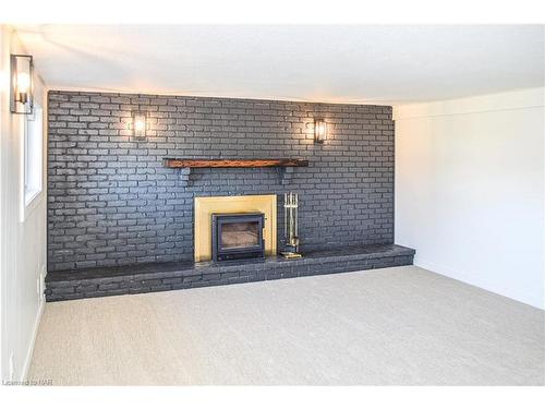 2 Florence Street, St. Catharines, ON - Indoor With Fireplace