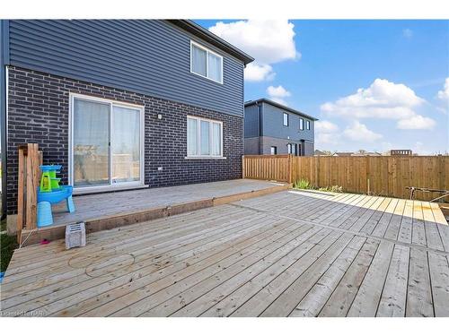 7864 Seabiscuit Drive, Niagara Falls, ON - Outdoor With Deck Patio Veranda With Exterior