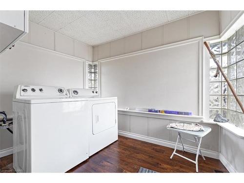 186 Price Avenue, Welland, ON - Indoor Photo Showing Laundry Room