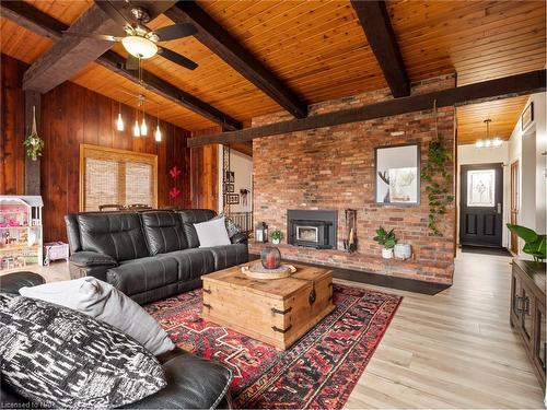 320 Albany Street, Fort Erie, ON - Indoor Photo Showing Living Room With Fireplace