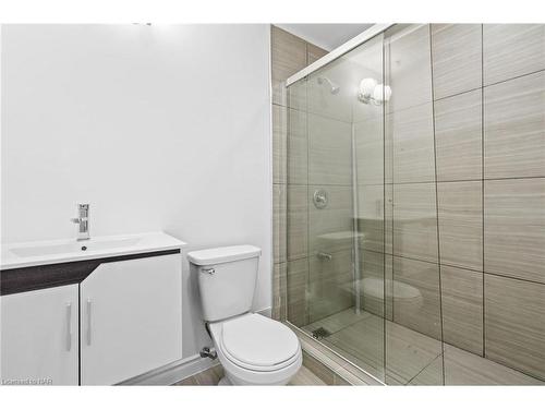 138 Main Street W, Port Colborne, ON - Indoor Photo Showing Bathroom