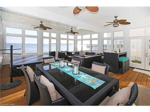25 Promenade Way, Crystal Beach, ON - Indoor Photo Showing Dining Room