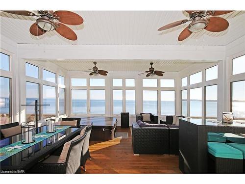 25 Promenade Way, Crystal Beach, ON - Indoor Photo Showing Dining Room