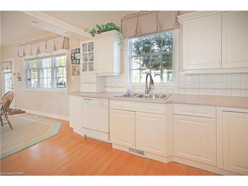 25 Promenade Way, Crystal Beach, ON - Indoor Photo Showing Kitchen With Double Sink