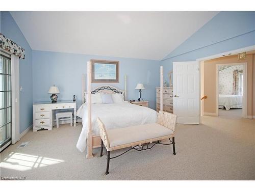 25 Promenade Way, Crystal Beach, ON - Indoor Photo Showing Bedroom