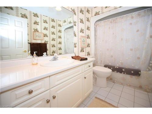 25 Promenade Way, Crystal Beach, ON - Indoor Photo Showing Bathroom
