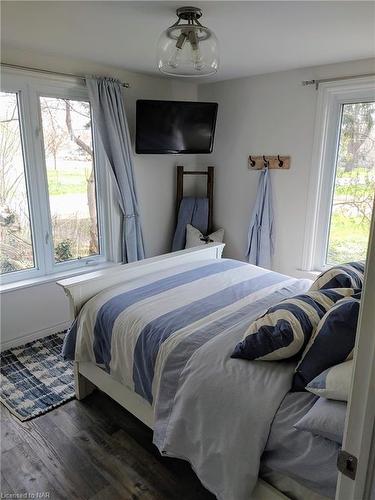3967 Rebstock Road, Crystal Beach, ON - Indoor Photo Showing Bedroom