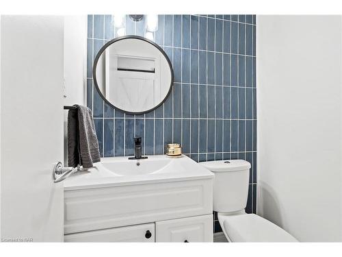 49 Royal Oak Drive, St. Catharines, ON - Indoor Photo Showing Bathroom