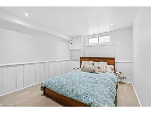 49 Royal Oak Drive, St. Catharines, ON - Indoor Photo Showing Bedroom